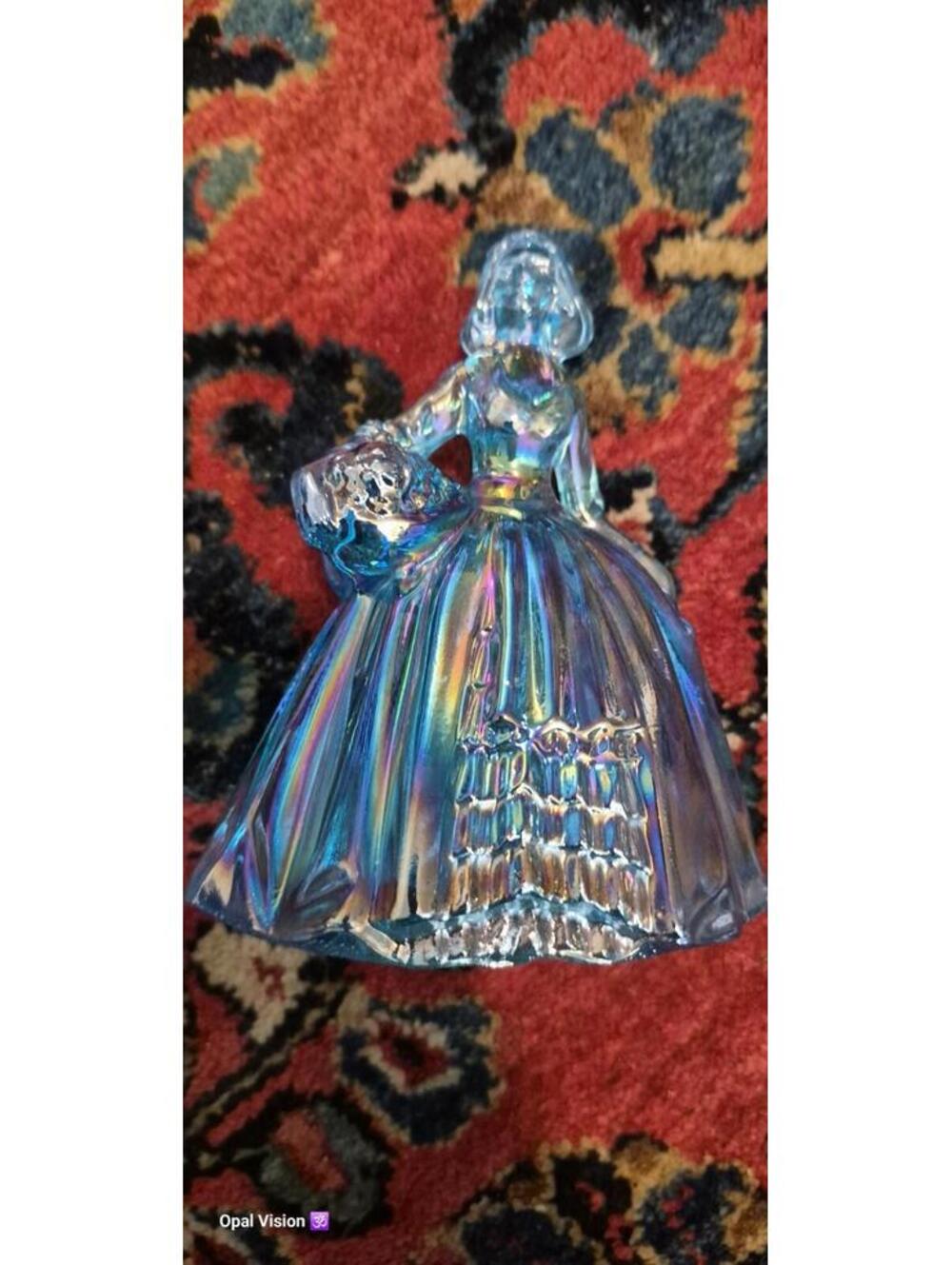 Wheaton Carnival Glass  Southern Belle  Figurine Lot Of 3 With Box Light Blue